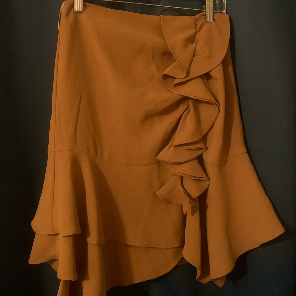 Mustard yellow, a loves a brand. Size 4